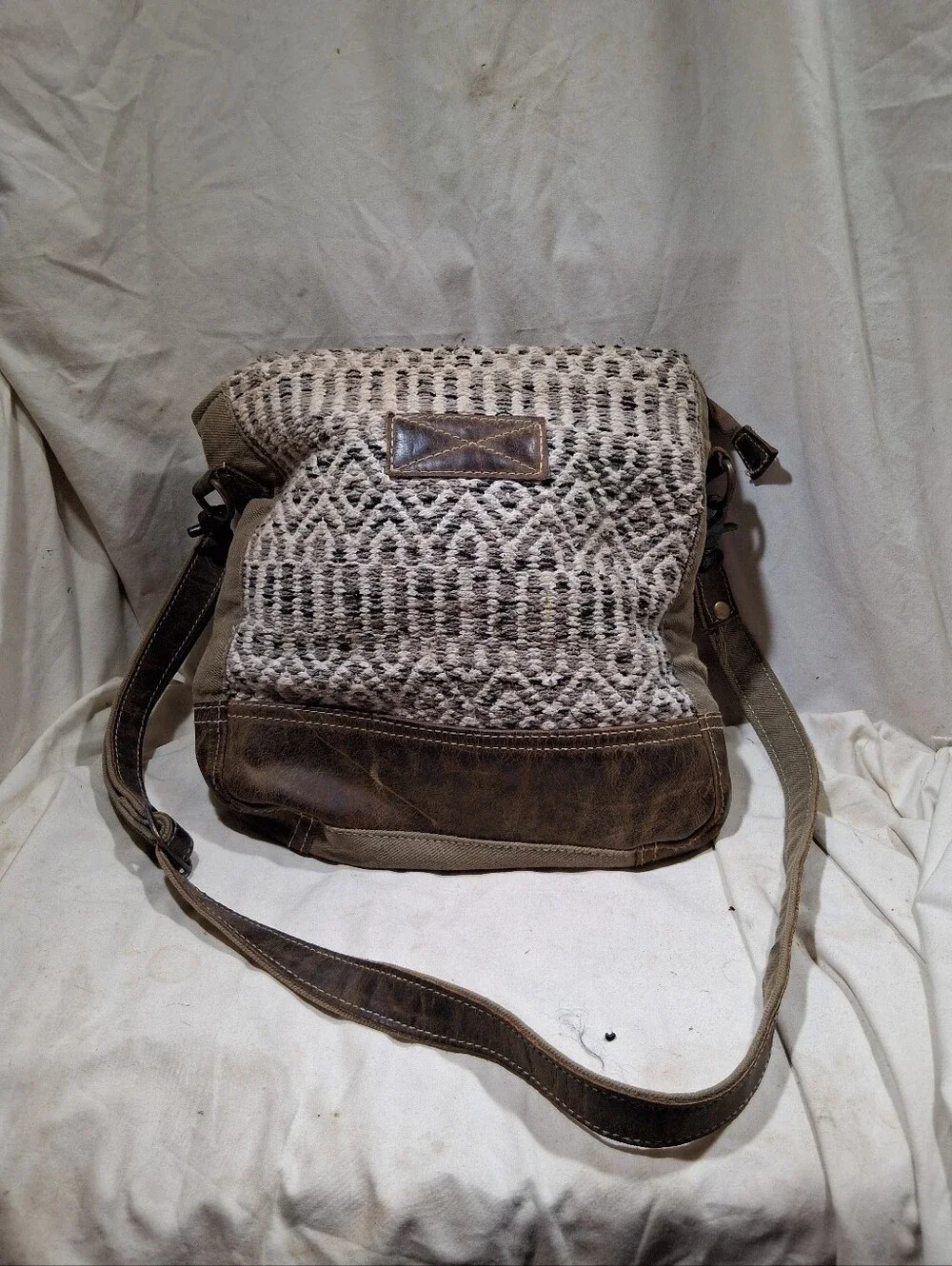 Myra Bag Croszbody - Picture 1 of 12